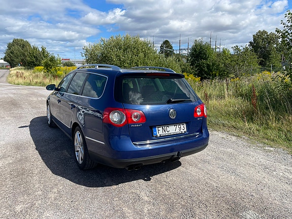 Volkswagen Passat 3 of 10