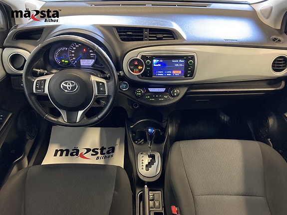 Toyota Yaris 14 of 16