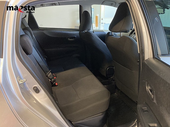 Toyota Yaris 10 of 16