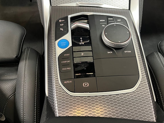 BMW i4 21 of 30