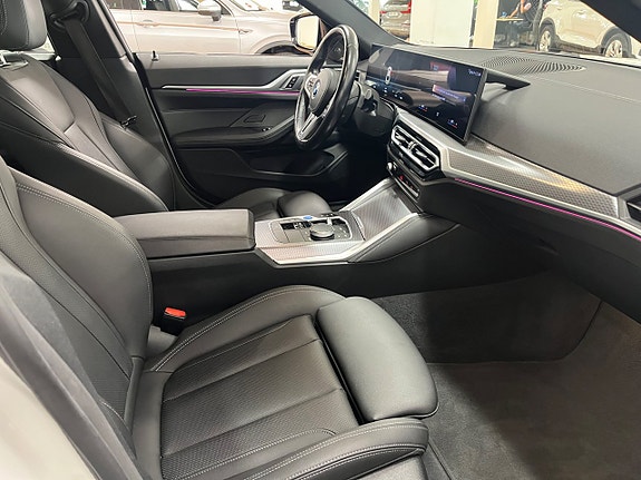 BMW i4 25 of 30