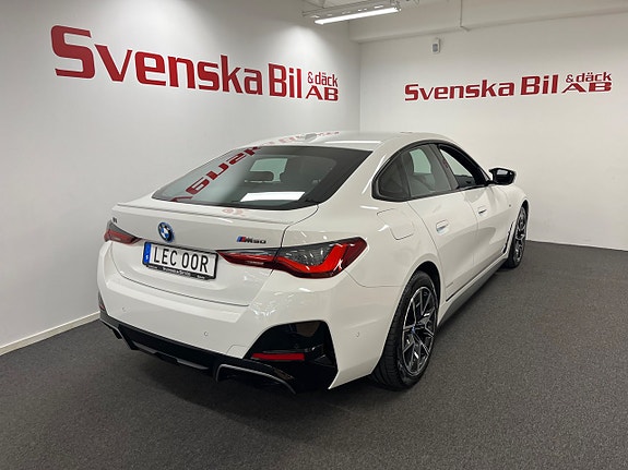 BMW i4 10 of 30