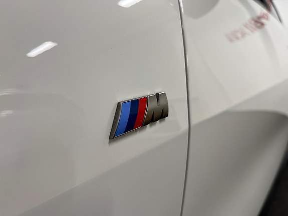 BMW i4 13 of 30