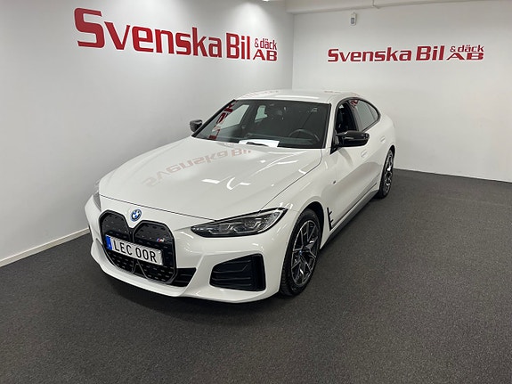 BMW i4 3 of 30