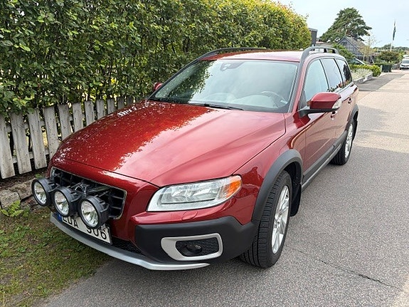 Volvo XC70 2 of 5