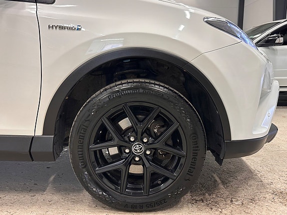 Toyota RAV4 9 of 30