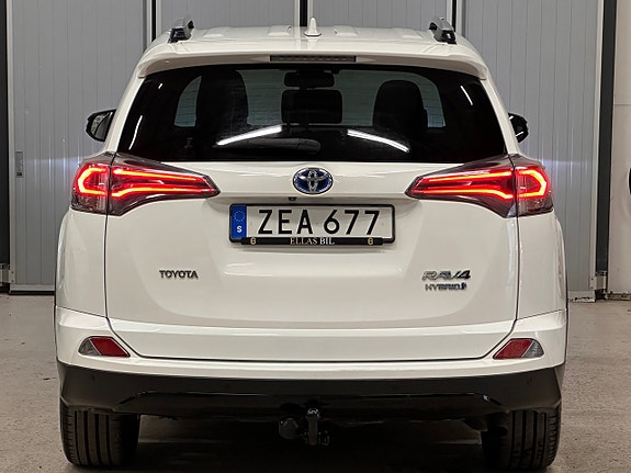 Toyota RAV4 3 of 30