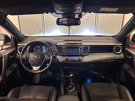 Toyota RAV4 15 of 30