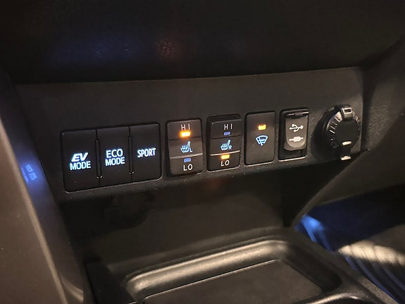 Toyota RAV4 19 of 30