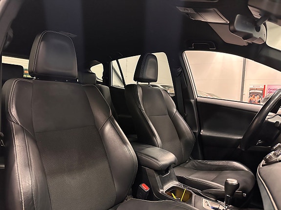 Toyota RAV4 10 of 30