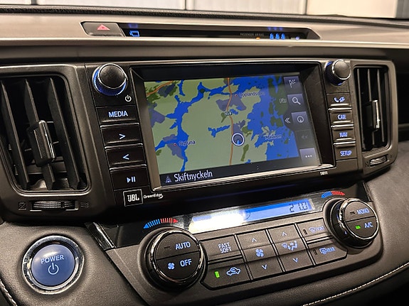 Toyota RAV4 25 of 30