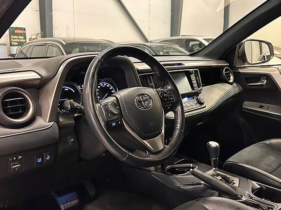 Toyota RAV4 28 of 30