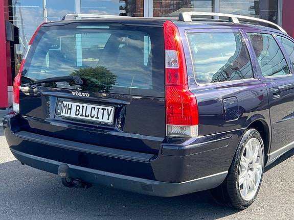 Volvo V70 4 of 10