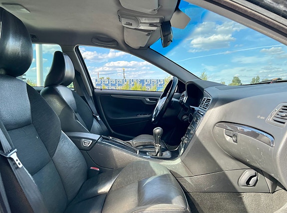 Volvo V70 5 of 10