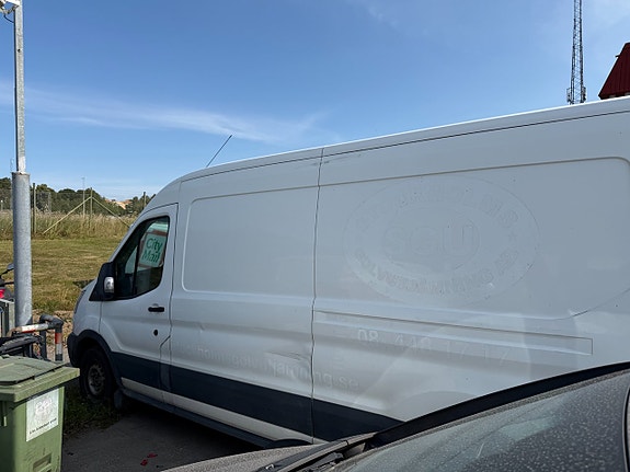 Ford Transit 2 of 4