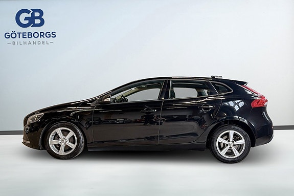 Volvo V40 3 of 17