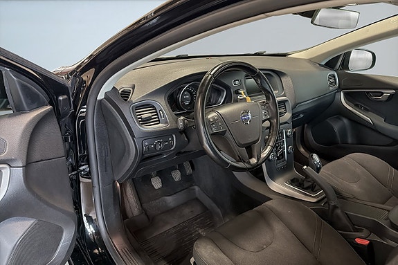 Volvo V40 10 of 17