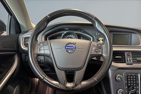 Volvo V40 14 of 17