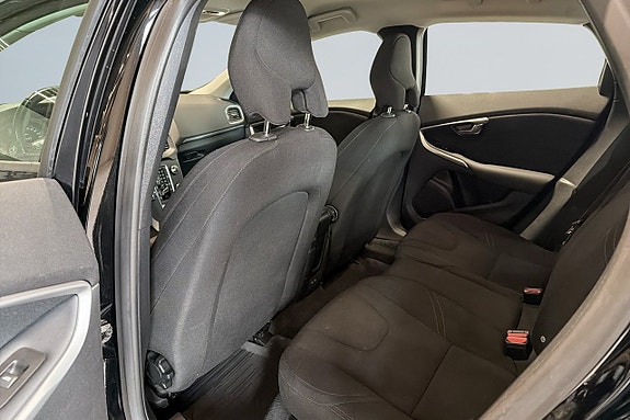 Volvo V40 15 of 17