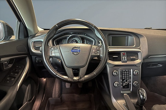 Volvo V40 13 of 17