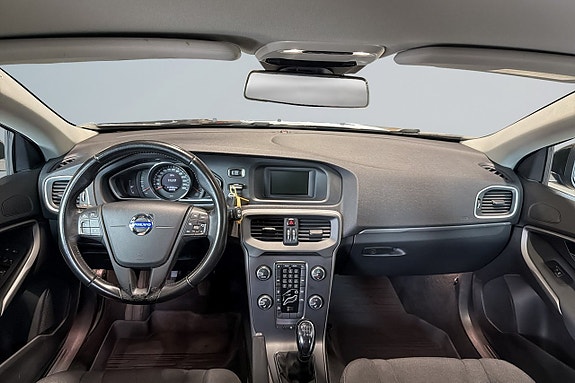 Volvo V40 11 of 17