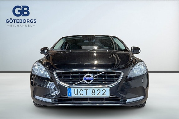 Volvo V40 8 of 17