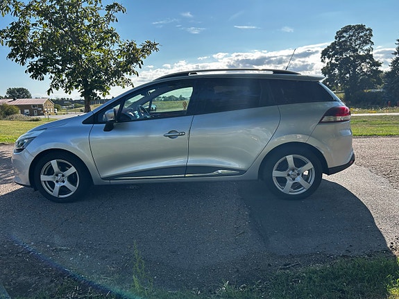 Renault Clio 9 of 14