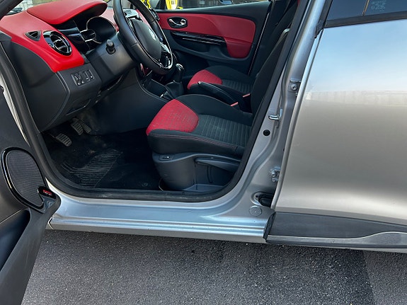 Renault Clio 10 of 14