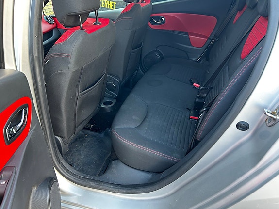 Renault Clio 11 of 14