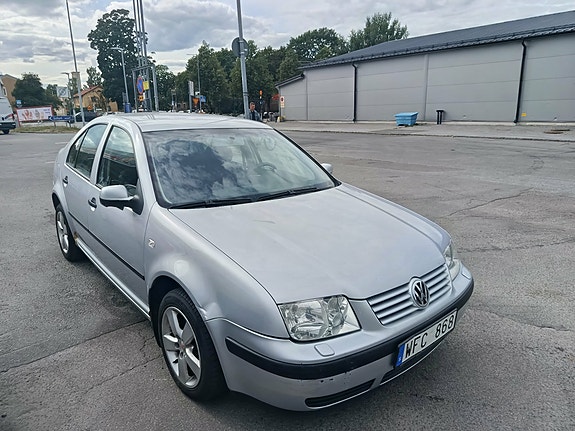 Volkswagen Bora 2 of 7