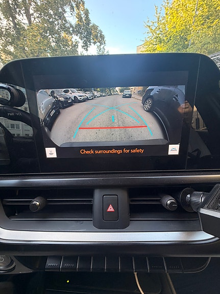 Lexus UX250h 14 of 14