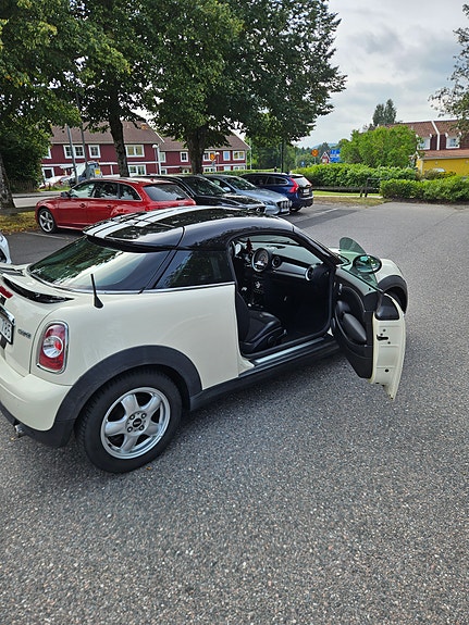 MINI Cooper 6 of 12