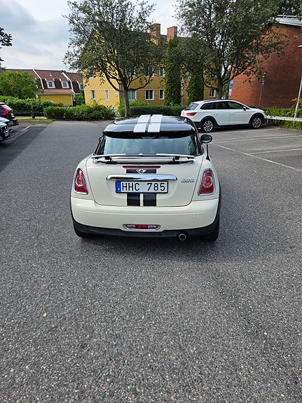 MINI Cooper 2 of 12