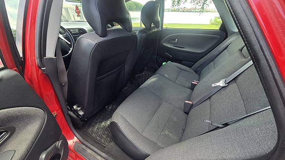Volvo S40 7 of 15