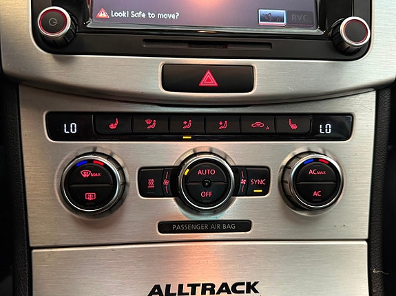 Volkswagen Passat Alltrack 18 of 20