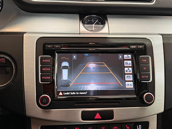 Volkswagen Passat Alltrack 17 of 20