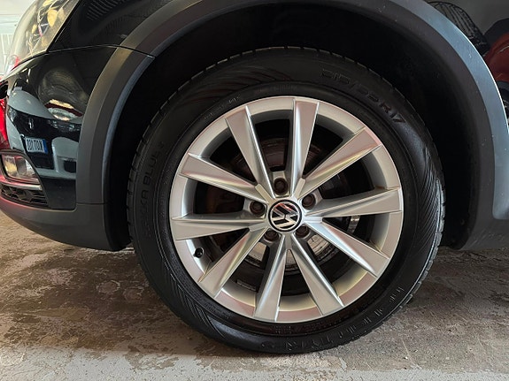 Volkswagen Passat Alltrack 8 of 20