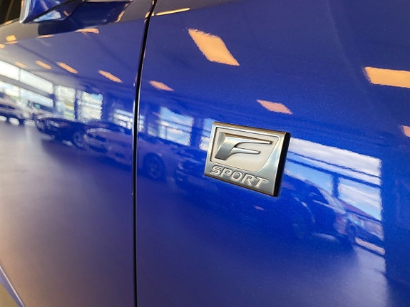 Lexus IS300h 19 of 26