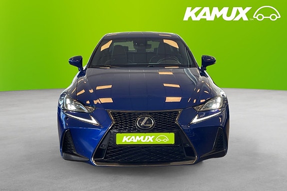 Lexus IS300h 6 of 26