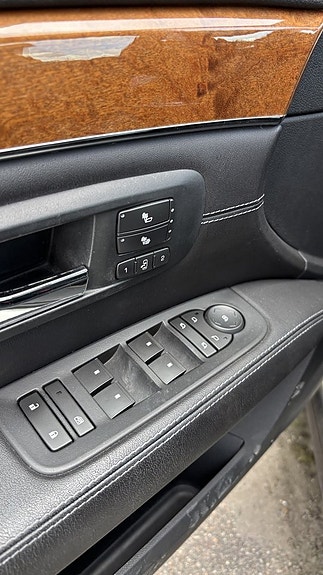 Cadillac SRX 6 of 6