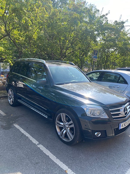Mercedes-Benz GLK220 3 of 5