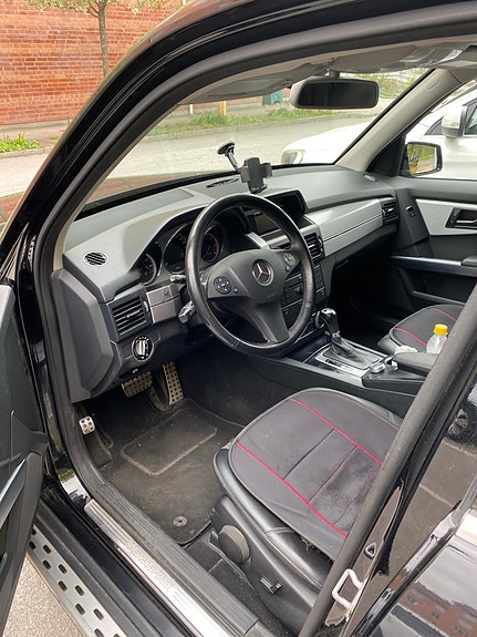 Mercedes-Benz GLK220 4 of 5