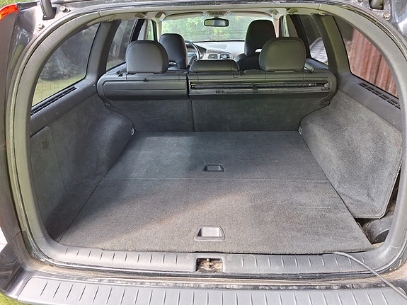 Volvo V70 12 of 13