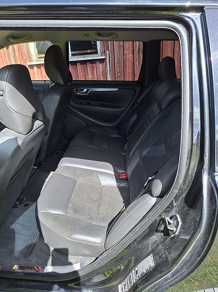 Volvo V70 10 of 13
