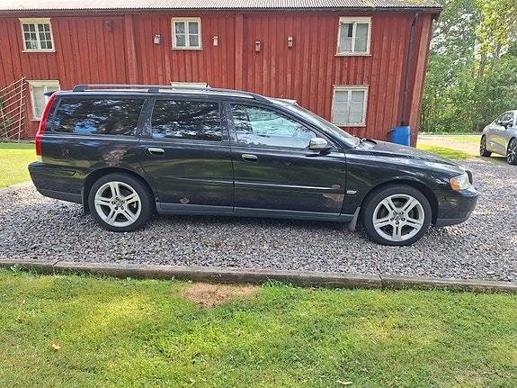 Volvo V70 2 of 13