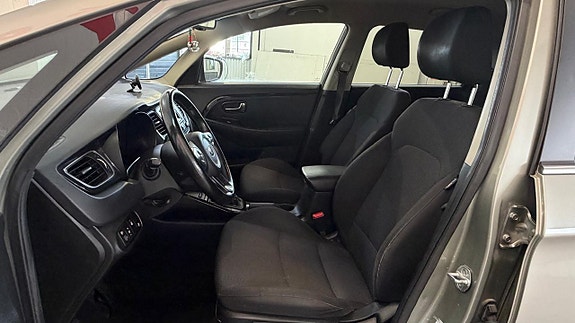 Kia Carens 11 of 11