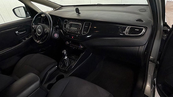 Kia Carens 10 of 11