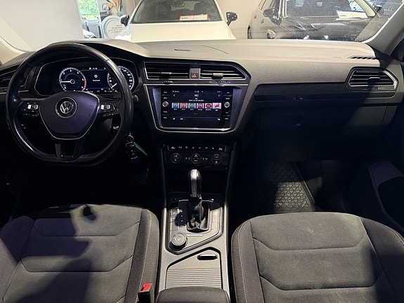 Volkswagen Tiguan 13 of 30