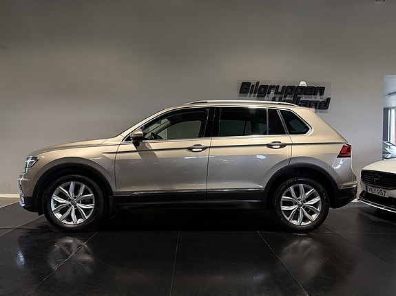 Volkswagen Tiguan 2 of 30
