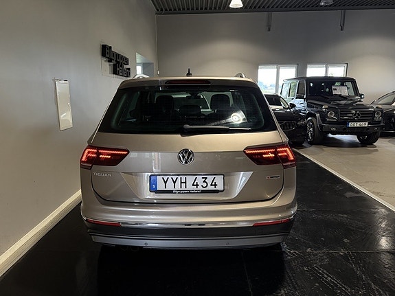 Volkswagen Tiguan 9 of 30